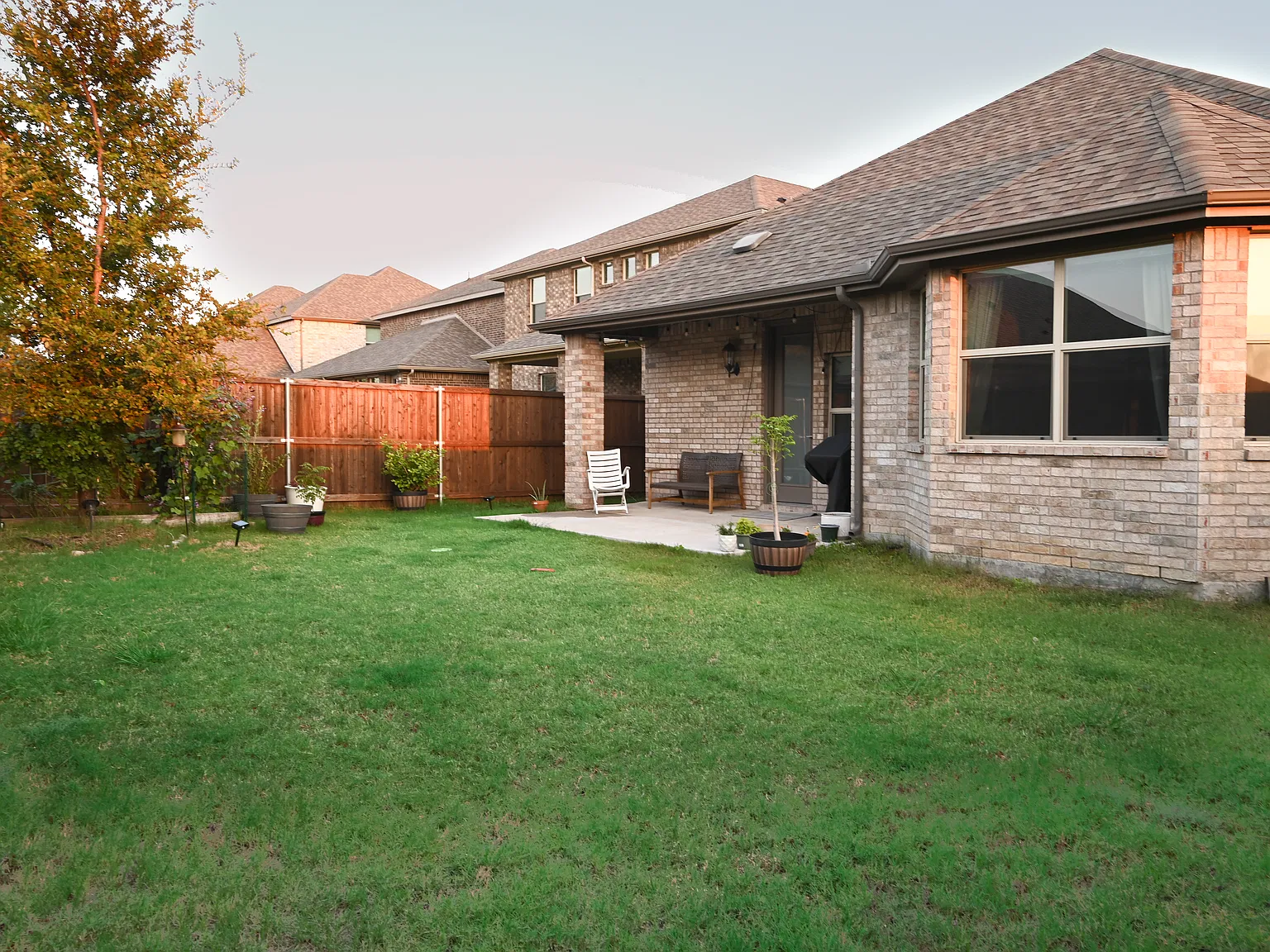 3 bed, 2100 sqft, $2,750 — Photo 2
