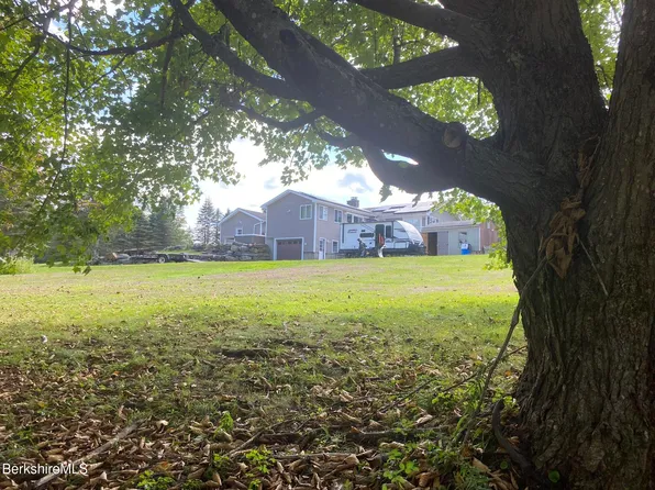 554 Main St, Becket, MA 01223