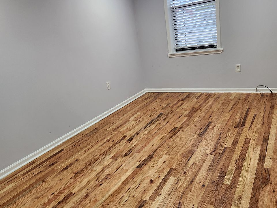 2nd image of 384 Palisade Ave APT 1
