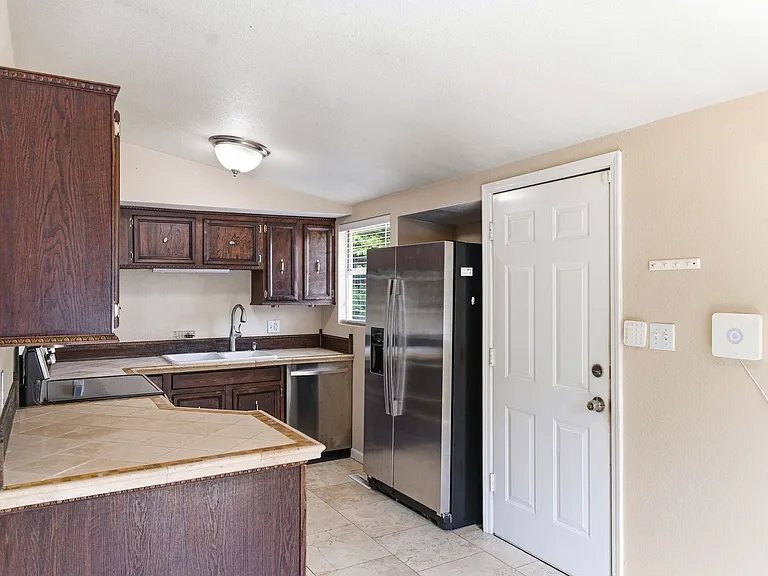429 S Miller St — Photo 9