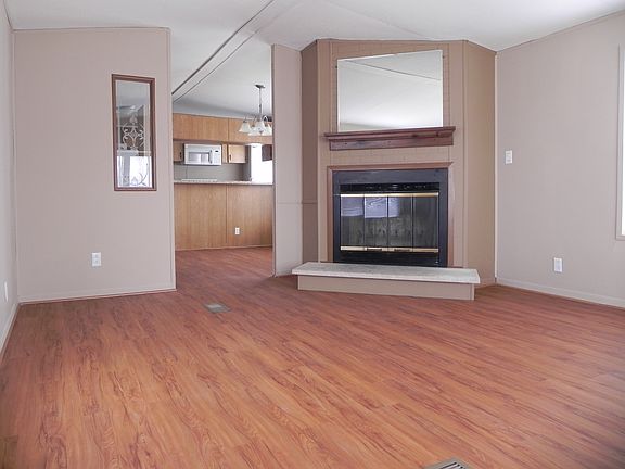 5th image of 17105 Kropf Ave