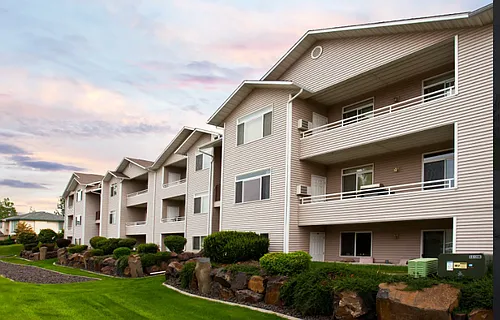 Ashton Apartments Photo 1