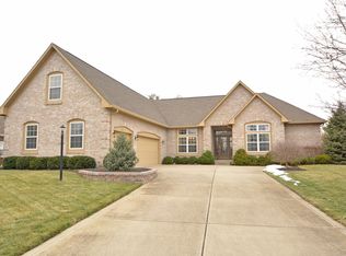 10460 Beaver Ridge Dr, Fishers, IN 46038