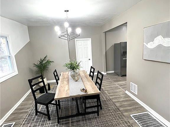 5th image of 3828 Olive St