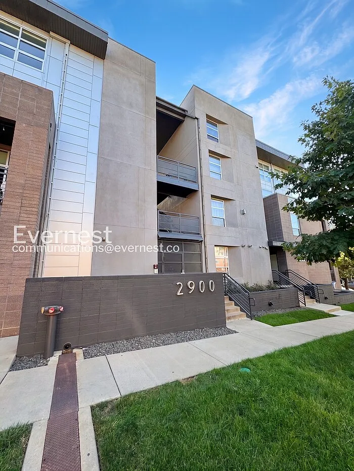 2 bed, 2.0 bath, 1534 sqft, $2,947 — Photo 1