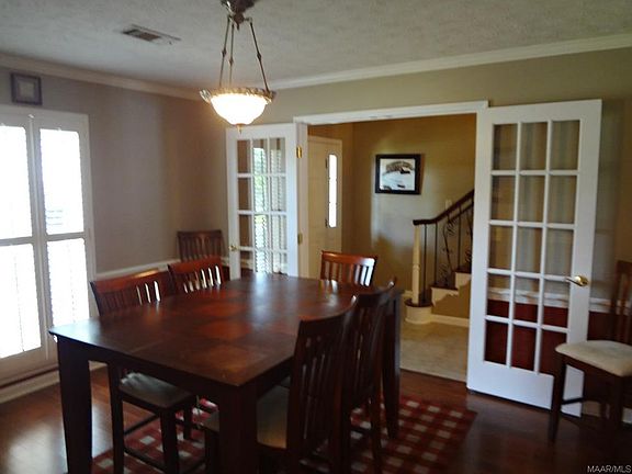 3rd image of 4519 Woodledge Dr
