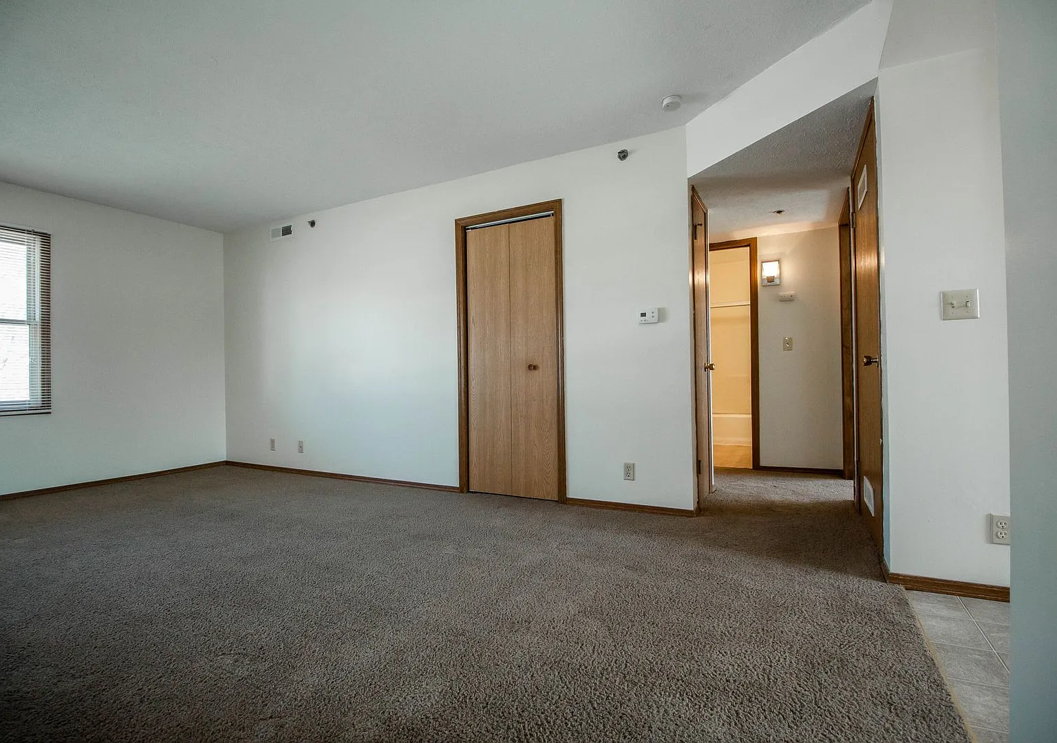 707 S. Golfcrest — Photo 3