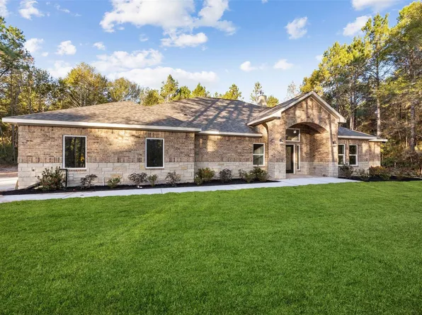 129 Fluorite Ct, Huntsville, TX 77340