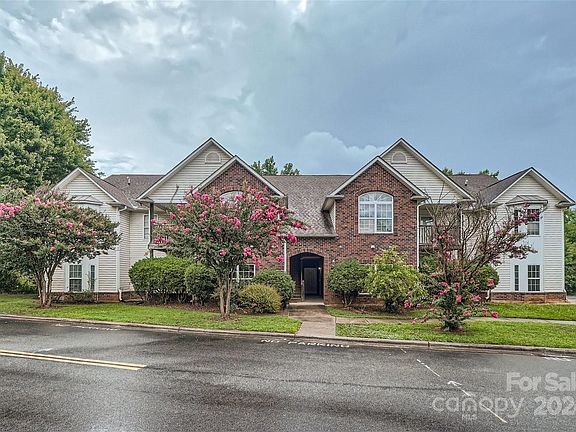2nd image of 2519 Carya Pond Ln