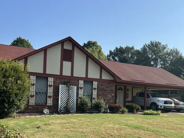 318 Clarington Dr, Southaven, MS 38671