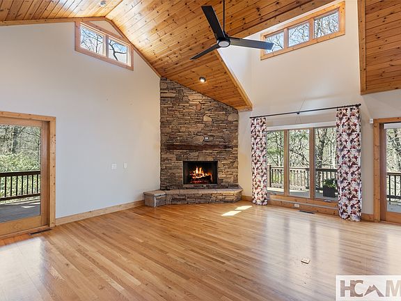 4th image of 155 Springs Way