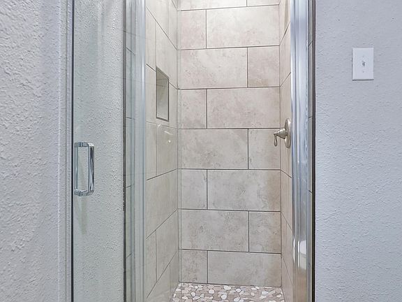 5th image of 4809 Mary Lou Ln