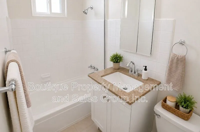3 bed, 1.5 bath, 992 sqft, $4,295 — Photo 4