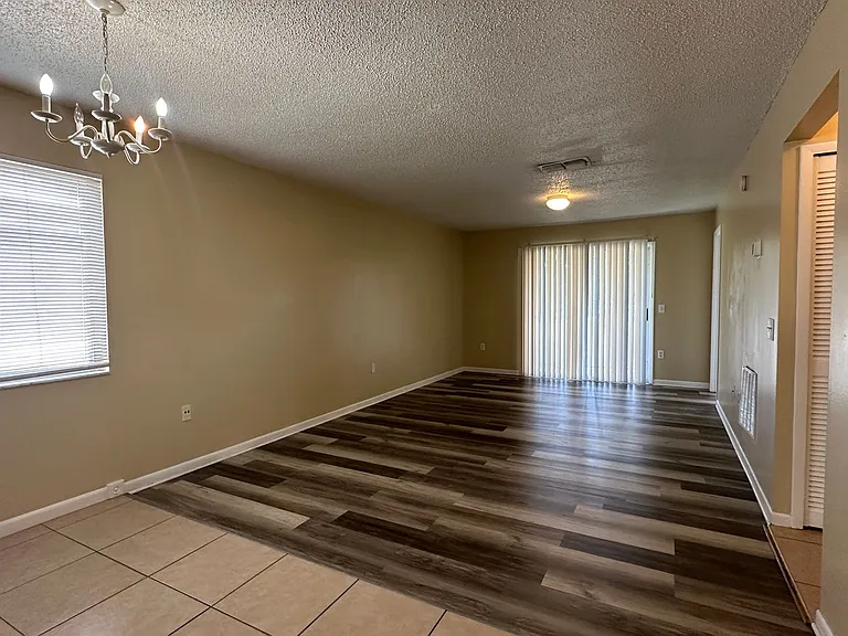 112 Cory Ln — Photo 5