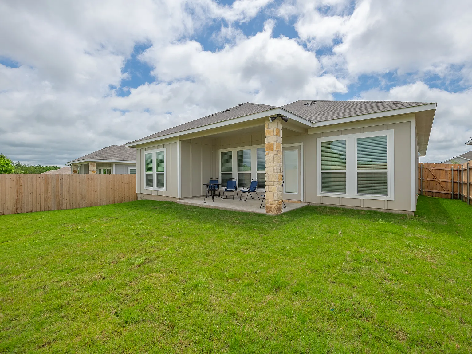 4 bed, 1783 sqft, $4,000 — Photo 2