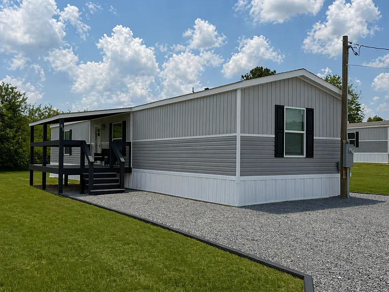525 County Road 47 — Photo 1
