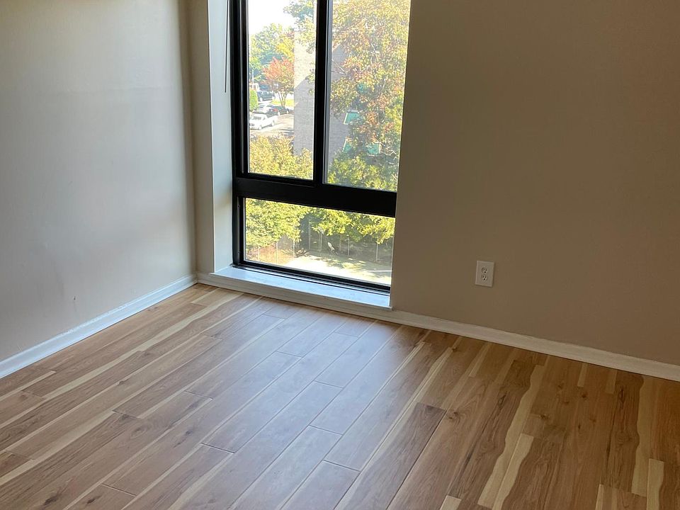 1st image of 6145 Leesburg Pike APT 605
