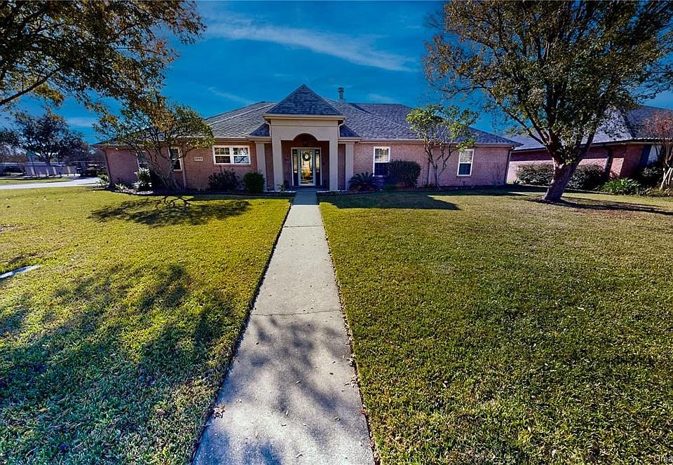 1st image of 2405 Karen Ln
