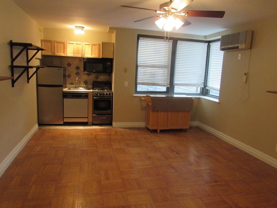 1st image of 2601 Pennsylvania Ave APT 106