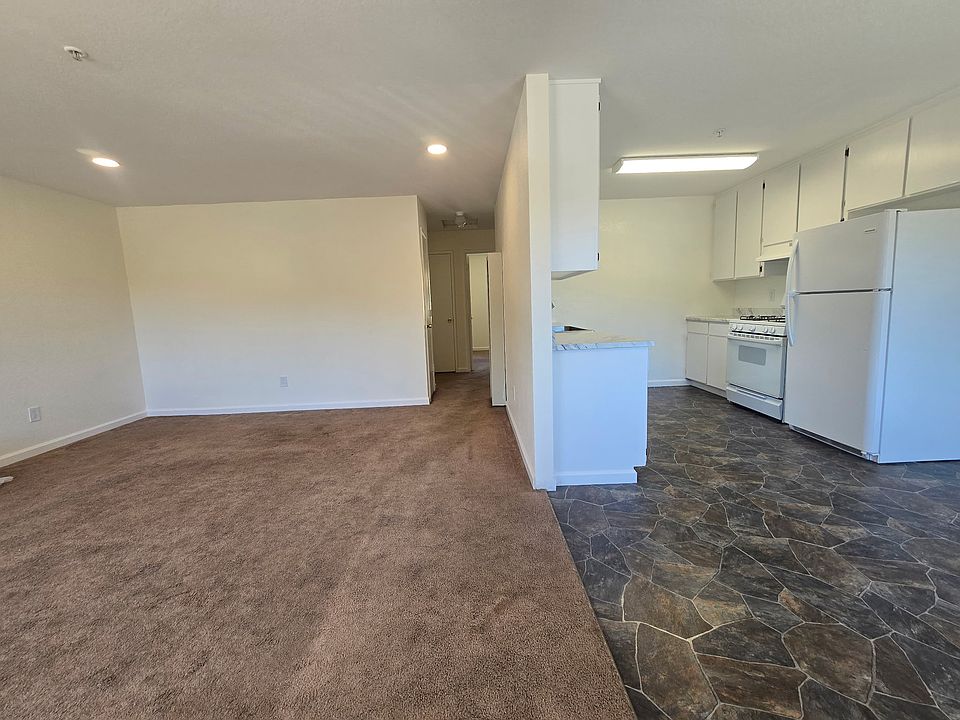 2nd image of 6050 N State St APT H