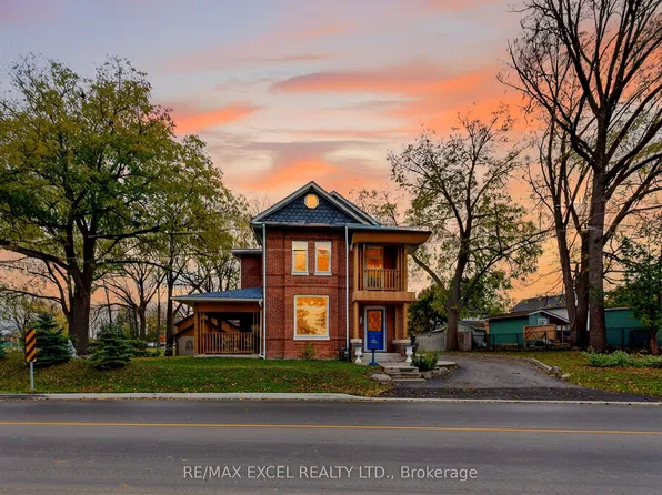 9 The Queensway N, Georgina, ON L4P 1E2