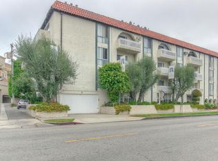 922 S. Barrington, Los Angeles, CA 90049