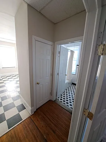 4617 Wayne Ave Photo 1
