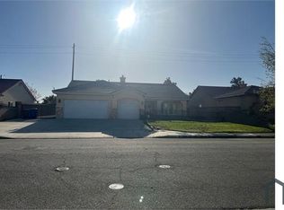 42914 Fairlee Dr, Lancaster, CA 93536