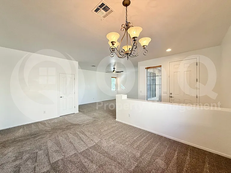 2135 E Grand Canyon Dr — Photo 12