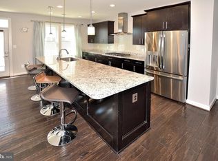 1136 S Glebe Rd, Arlington, VA 22204