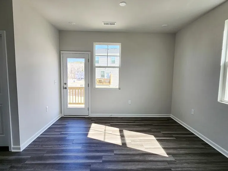 2431 Kasota Ln — Photo 20