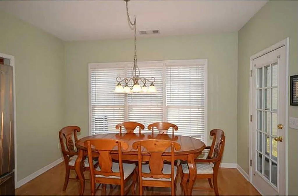 4 bed, 3.5 bath, 3169 sqft, $3,100 — Photo 3