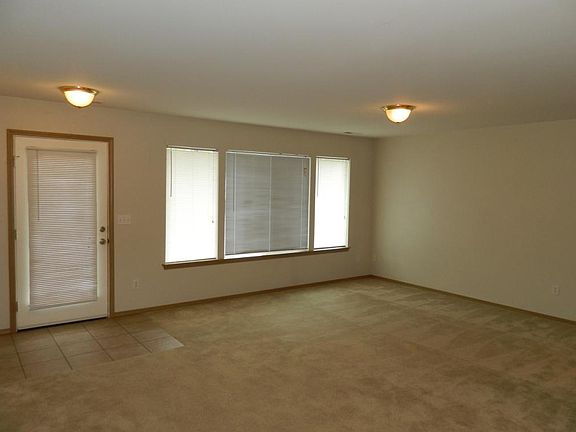5th image of 4822 43rd Ln SE