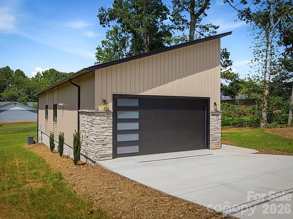 2nd image of 3143 2nd St