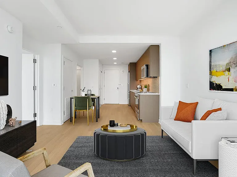 18 6th Ave #4212 — Photo 3