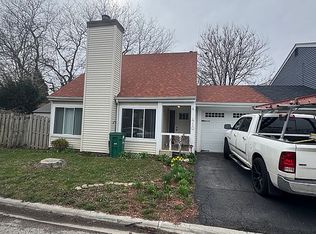 410 Wildwood Ct, Romeoville, IL 60446