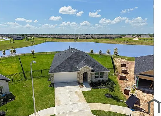 5 bed, 2135 sqft, $3,300 — Photo 4