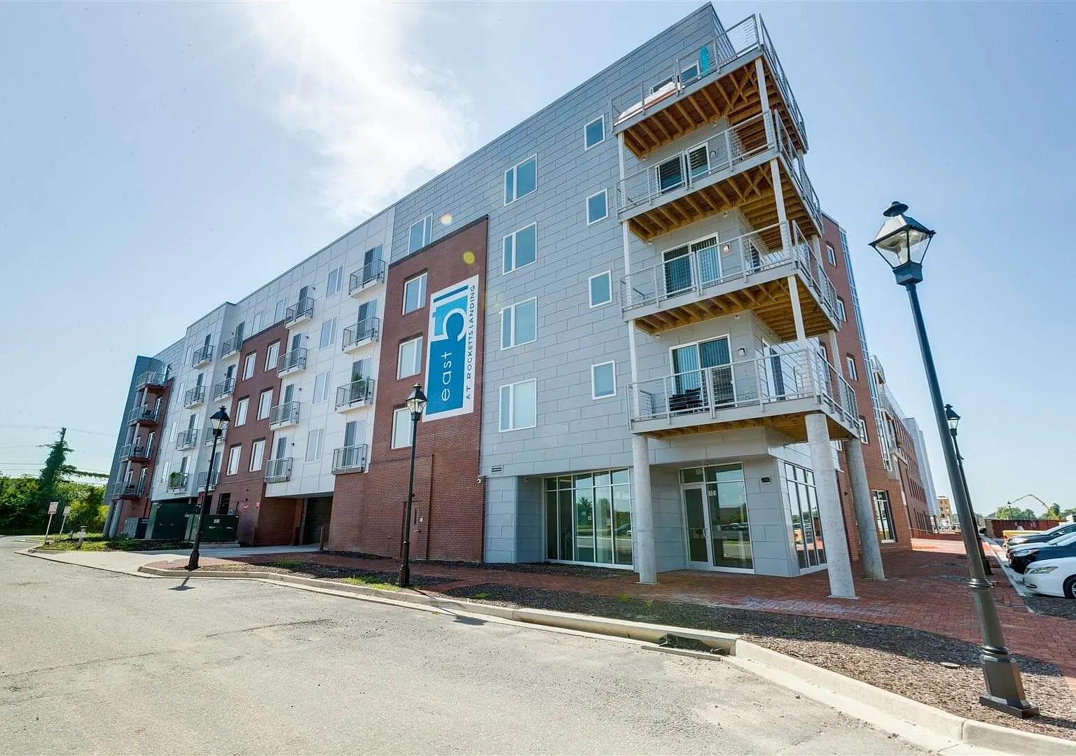 East 51 At Rocketts Landing — Photo 2