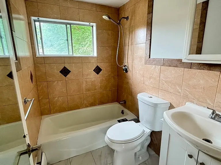 120 Bishop Dr #120 — Photo 11