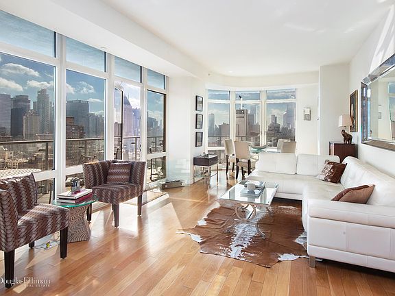 2nd image of 555 W 59th St APT 32C