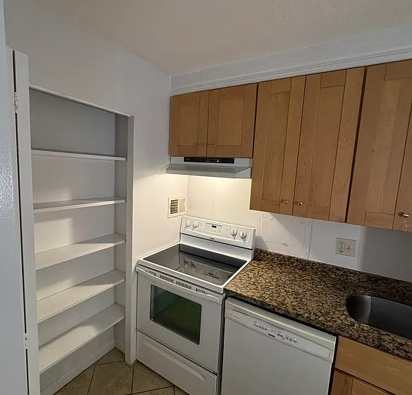 1718 P St NW #218 — Photo 7