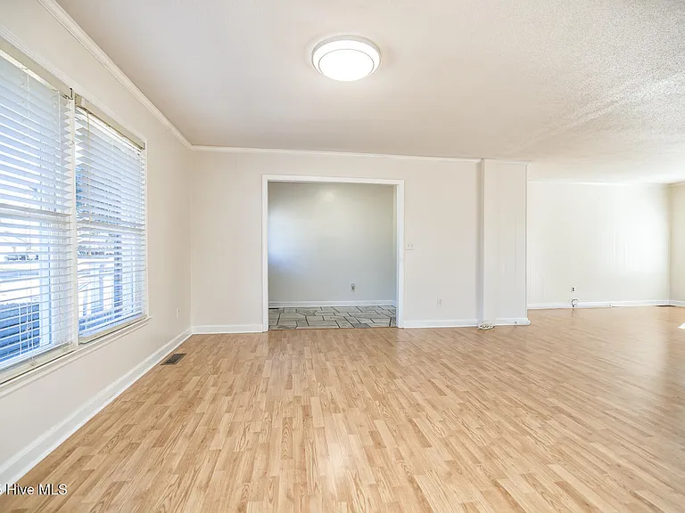 310 R L Honeycutt Dr — Photo 7