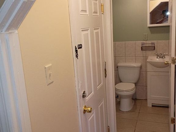 5th image of 253 S 8th St