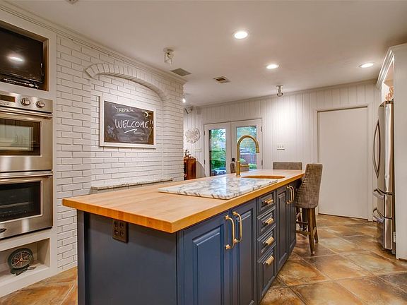 3rd image of 2822 Bonnywood Ln