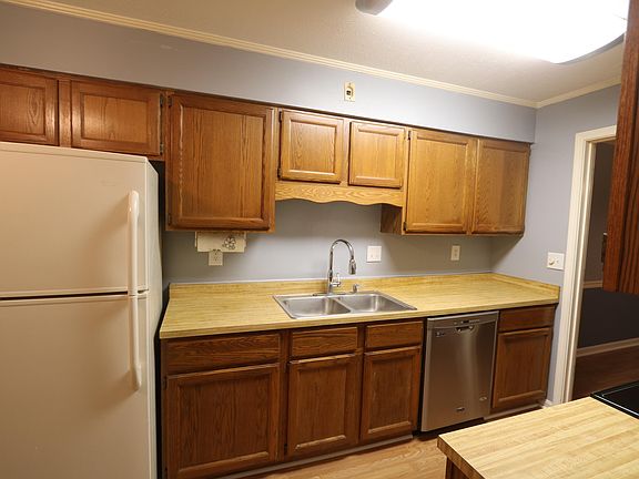 3rd image of 1001 Donard Park Ave #1001