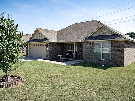 3rd image of 1000 Shanna Dr
