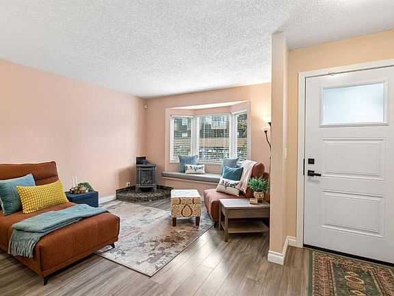 3rd image of 1840 S 33rd Ave SW