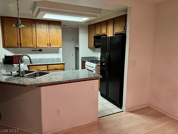 3rd image of 9484 Lenox Crater Ct