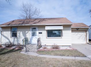 909 Willow St, Fairmont, MN 56031