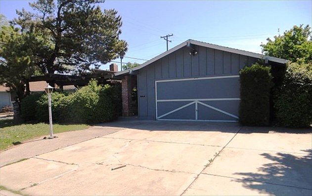 1st image of 228 Berkshire Ln